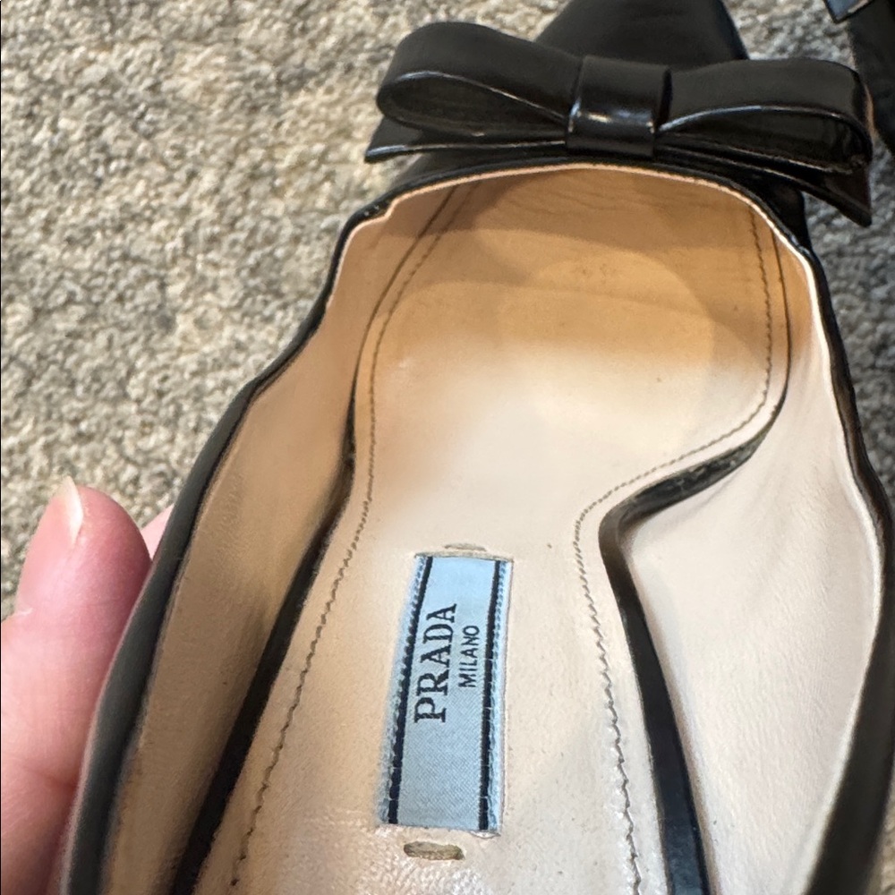 Prada Black Patent Leather Bow Pointed Toe Pumps Size 38 - Picture 11 of 14